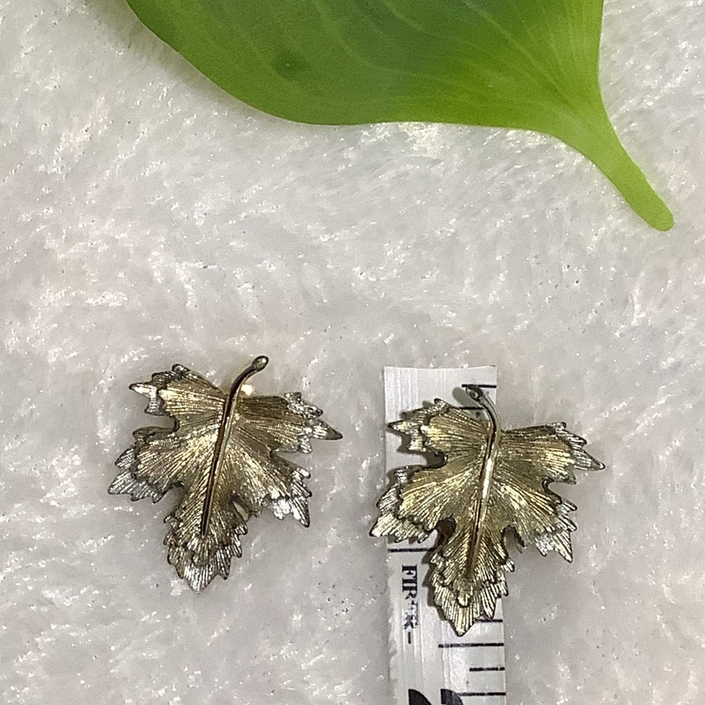 Vintage Sarah Coventry Gold and Silver Leaf Earrings